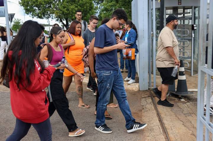 Veículos da EBC fazem cobertura especial do Enem 2025 neste domingo 