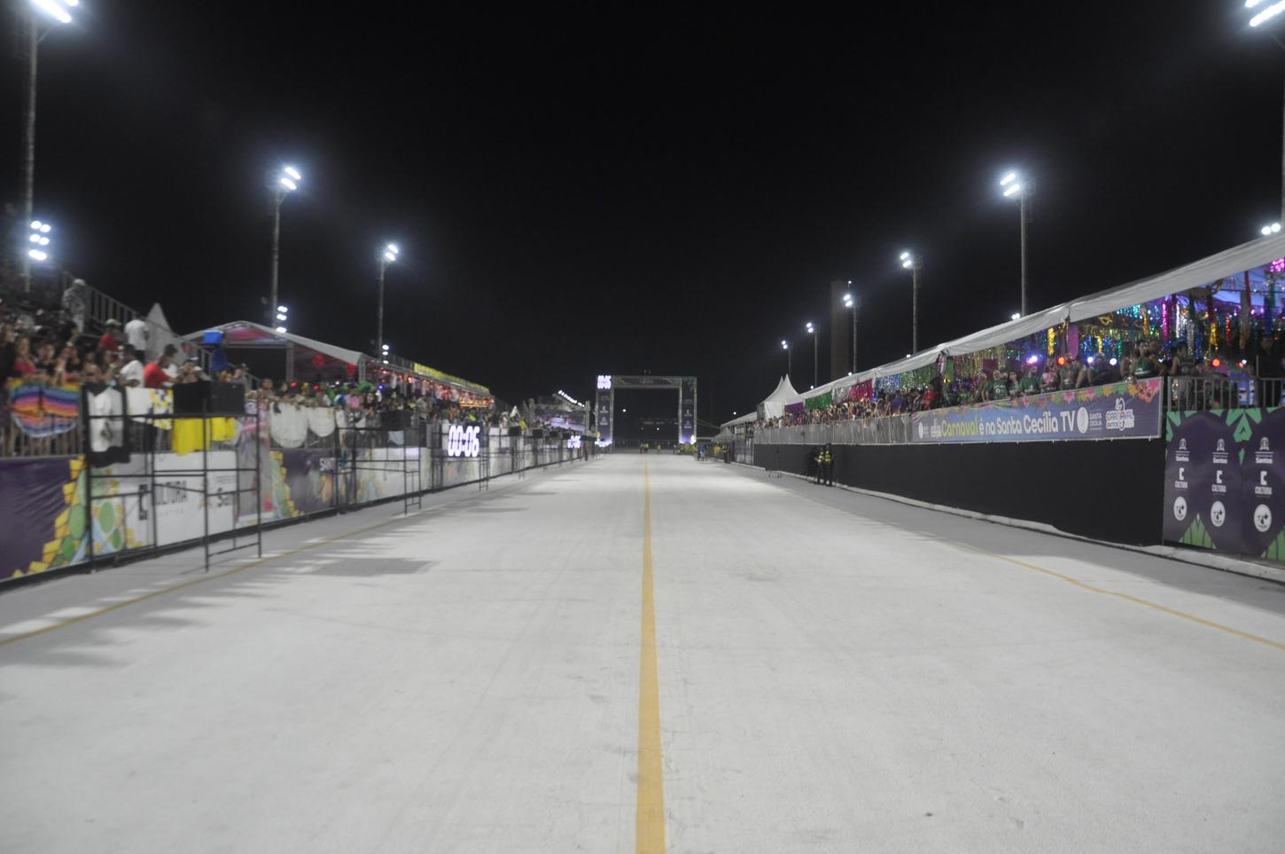 Linha do samba vai levar o público a desfiles das escolas de samba de Santos