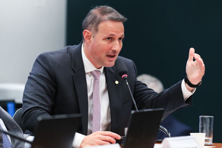 Motta anuncia Derrite como relator do projeto antifacção