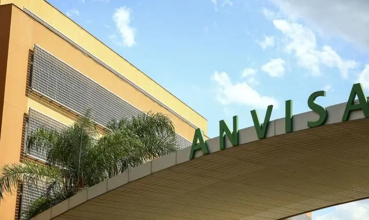 Anvisa suspende lote de medicamentos para hipertensão e câncer de mama