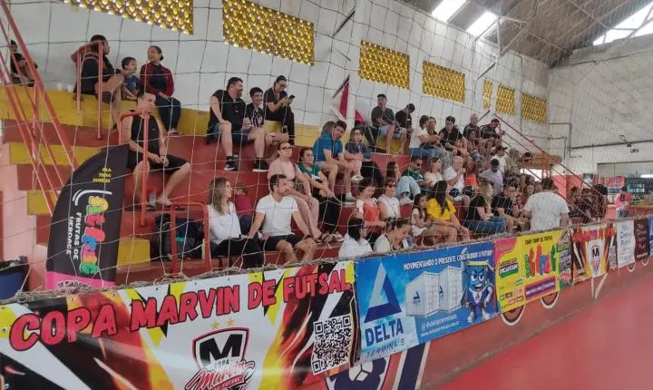 Copa Marvin de Futsal teve abertura marcada por desfile das delegações e grandes resultados em quadra